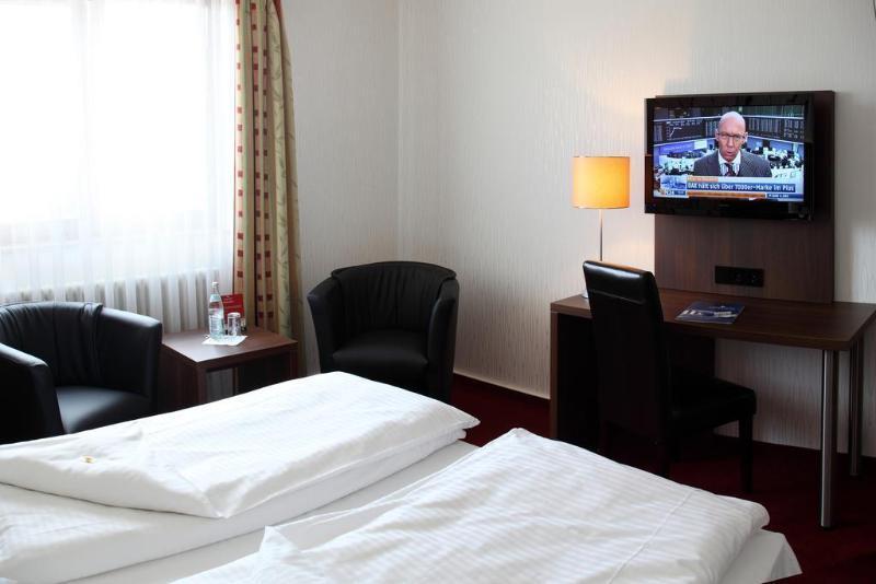 Lobinger Hotel Weisses Ross ลังเกอเนา ภายนอก รูปภาพ
