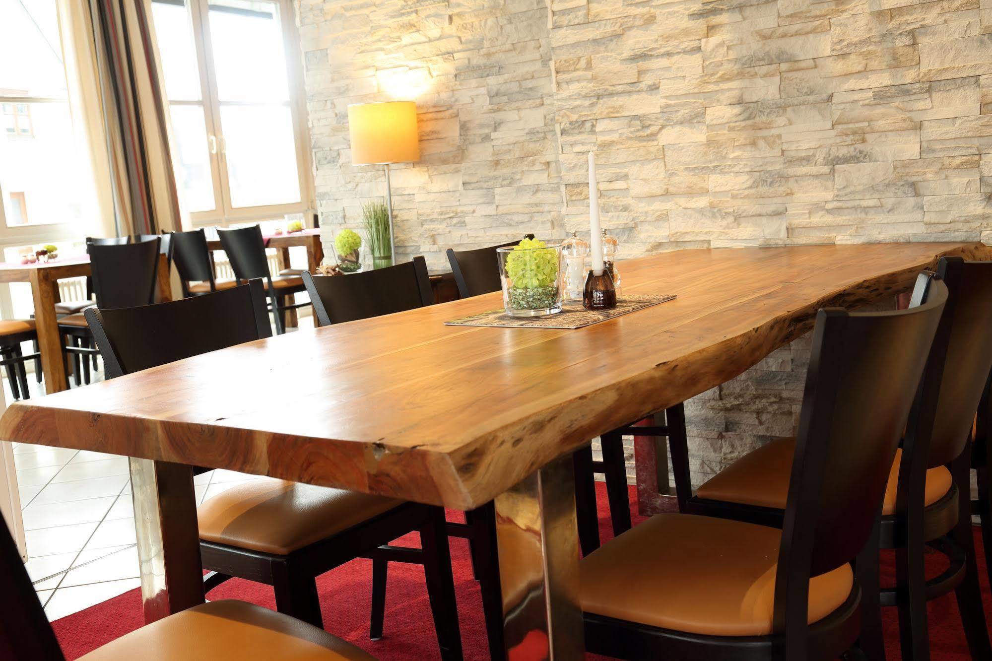 Lobinger Hotel Weisses Ross ลังเกอเนา ภายนอก รูปภาพ